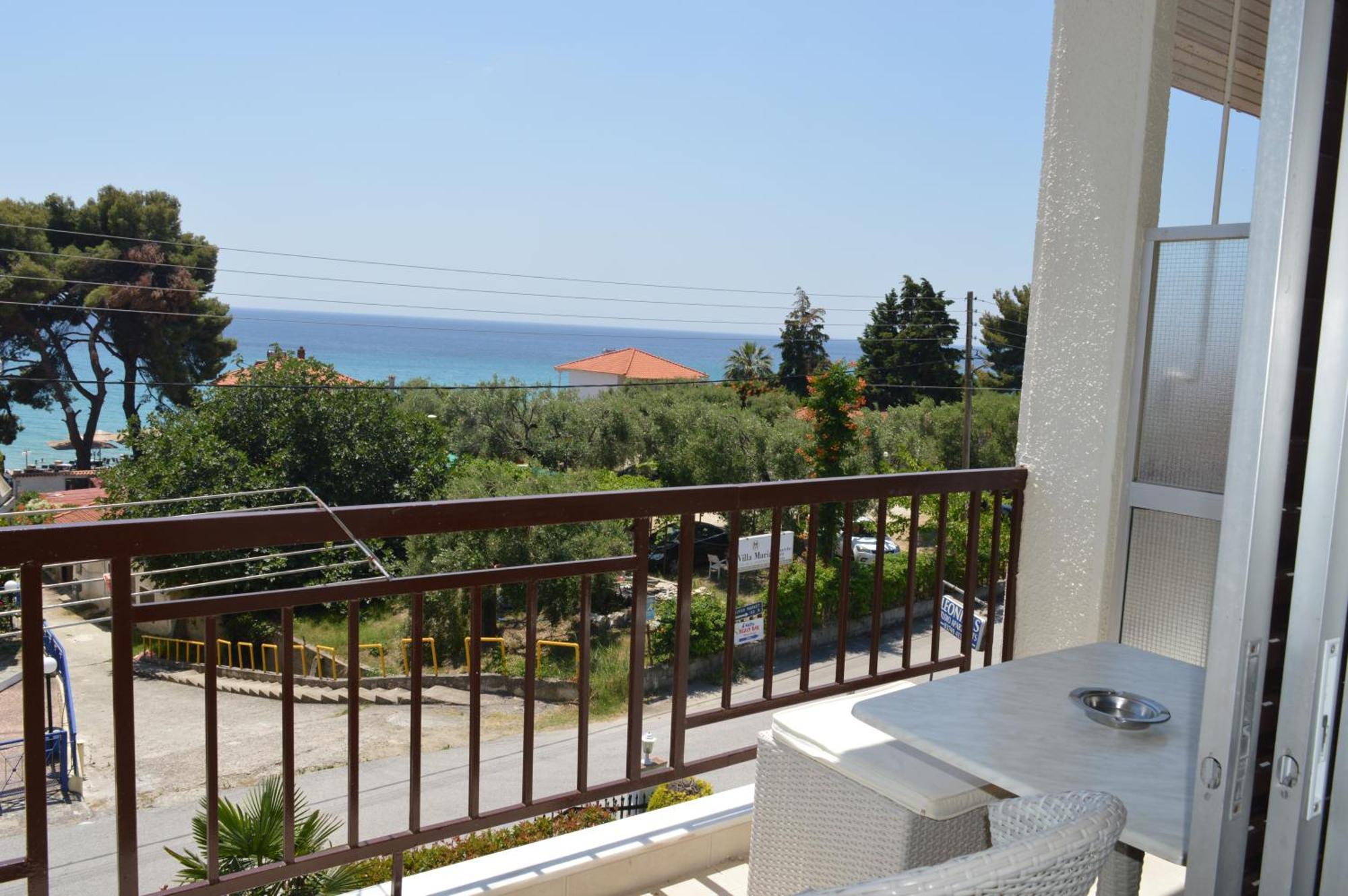 Leonidas Studio Apartments Mola Kalyva Exterior foto